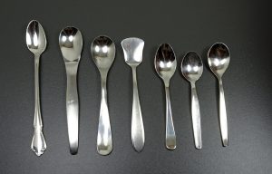 cucharas de metal